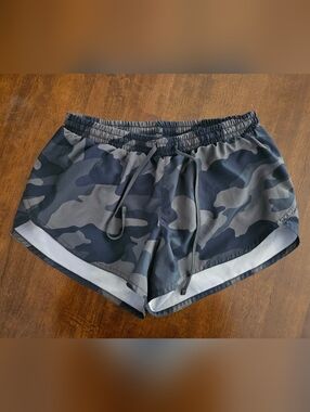 NWOTs Women's Old Navy Go-Dry Printed Run Shorts for Women
